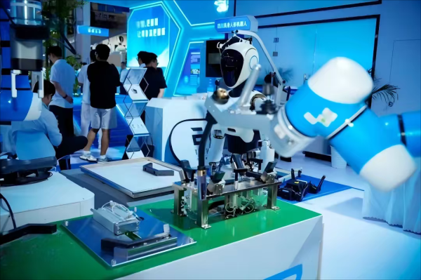 维度配资 2025年度（第四批）中小企业特色产业集群公示，成华区智能机器人产业集群入选